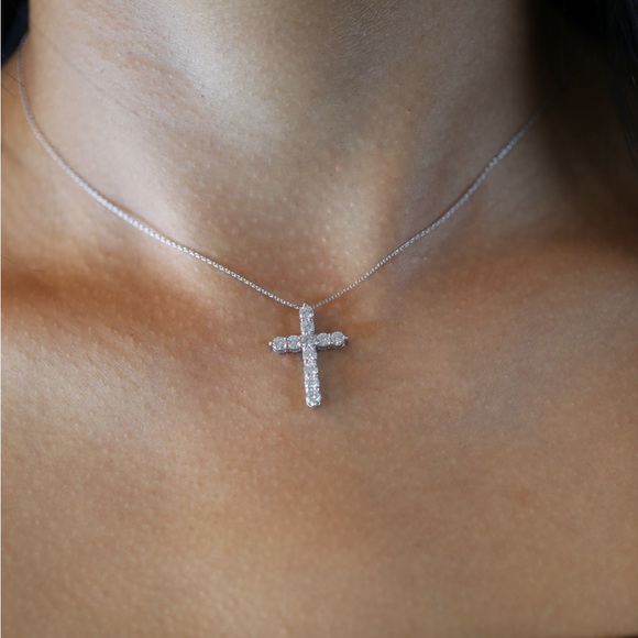 1.5 carat Diamond cross pendent white gold - Picture 1 of 4